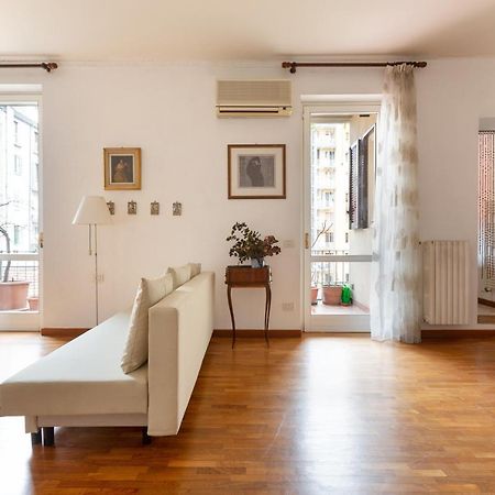 Cozy Apt With Balcony - Porta Romana District Milano Exteriör bild